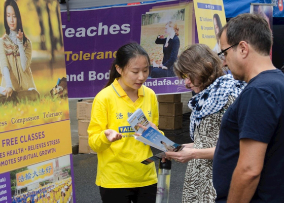 Image for article Toronto, Canada: “I Will Tell More People to Practice Falun Gong”