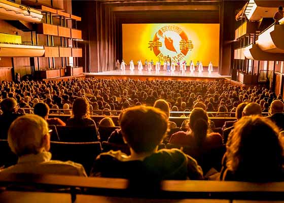 Image for article Shen Yun Uplifts U.S. and Austria Audiences: “Hope, Love, Joy, and Life”