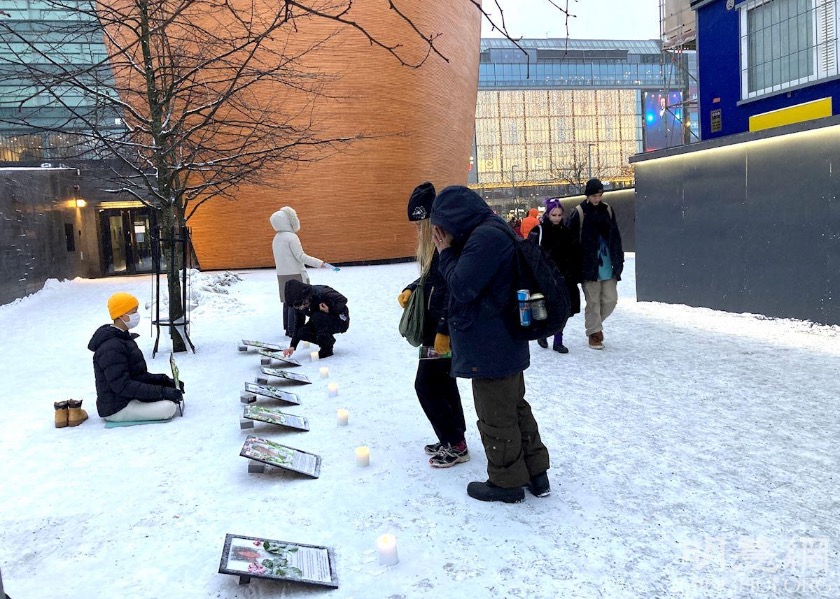 Image for article Helsinki, Finland: Residents Sign Petition to Support Ending CCP’s Ongoing Persecution