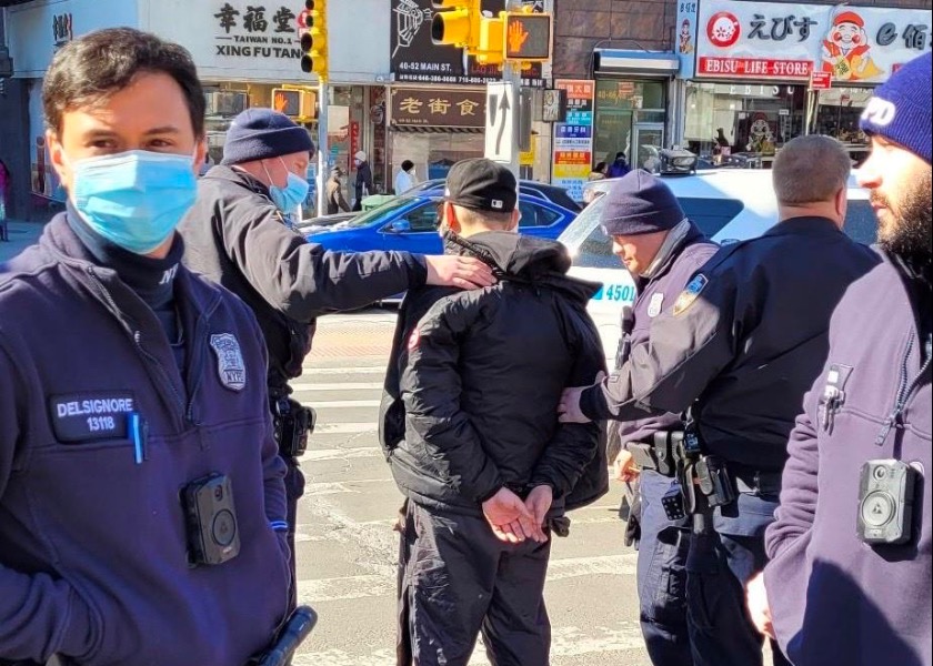 Image for article Flushing, New York: Suspect Arrested, Faces Felony Charges for Attacking Falun Gong Booths