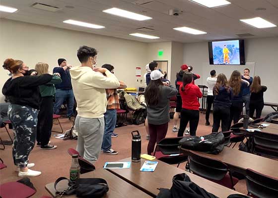 Image for article Michigan: University Students Excited to Learn About Falun Dafa