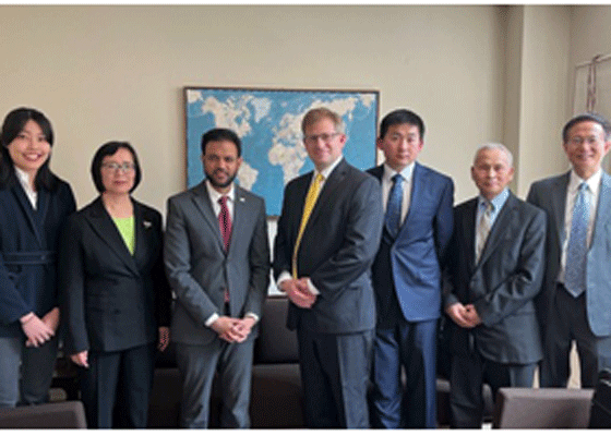 Image for article U.S. Ambassador-at-Large for International Religious Freedom Met With Falun Gong Practitioners on Anniversary of “April 25 Peaceful Appeal”