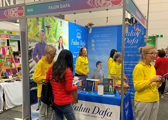 Image for article Falun Dafa Shines at Largest Health Event in Australia