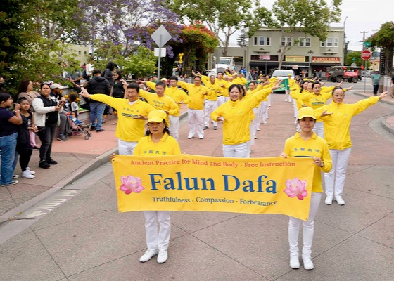 Image for article San Francisco: Falun Dafa Receives Warm Welcome at San Leandro Cherry Parade