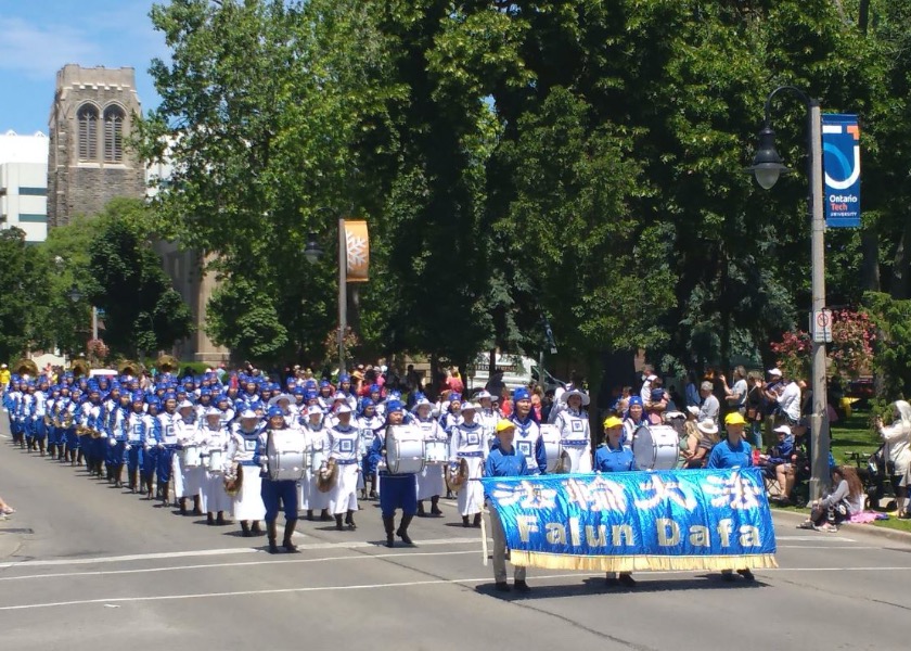 Image for article Toronto, Canada: Falun Dafa Warmly Received in Three Parades