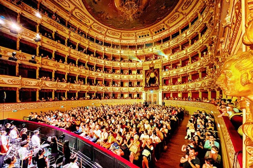 Image for article Shen Yun Concludes European Tour in Trieste, Italy: “Hope for a Beautiful Future”