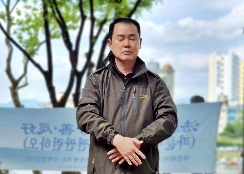 Image for article South Korean Government Worker Quits Drinking with Ease After Taking Up Falun Gong