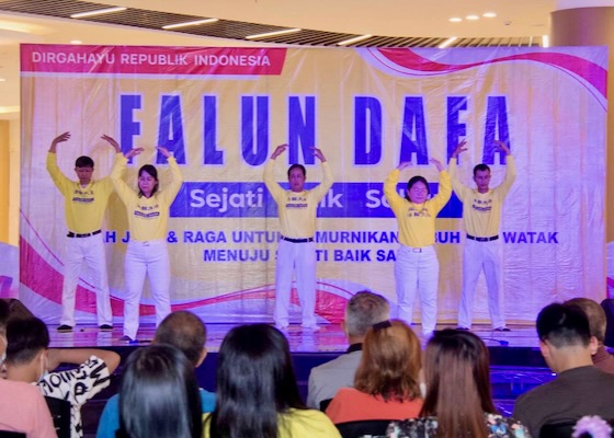 Image for article Practitioners in Indonesia Showcase Falun Dafa in Batam