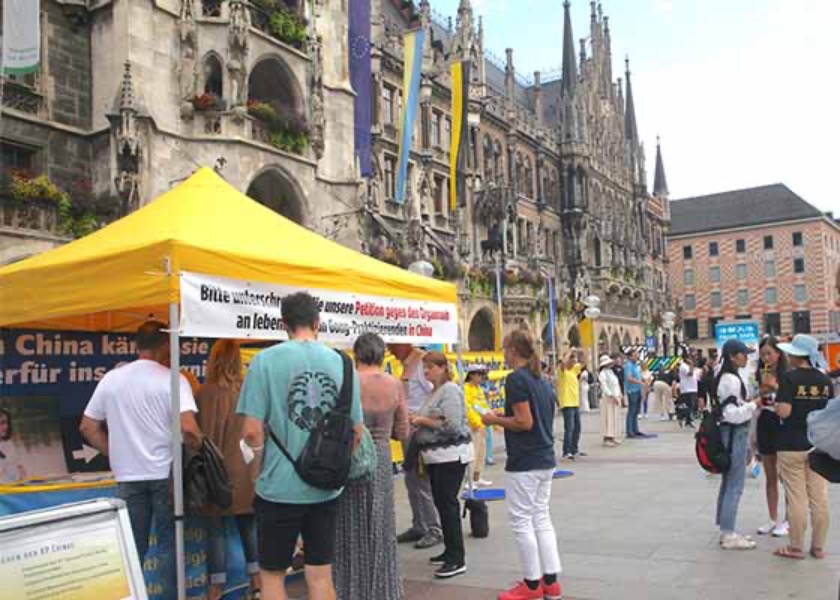 Image for article Munich, Germany: Falun Dafa Practitioners Hold Weekly Truth-Clarification Activities