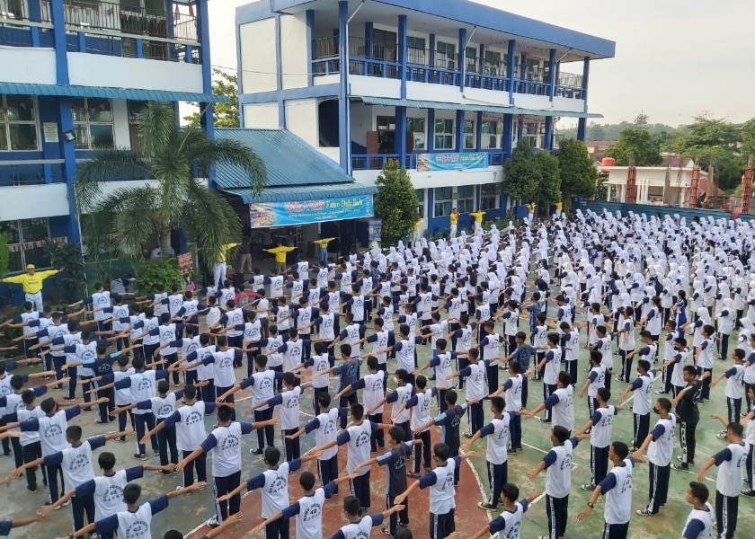 Image for article Indonesia: Introducing Falun Dafa to Secondary School Students and Staff