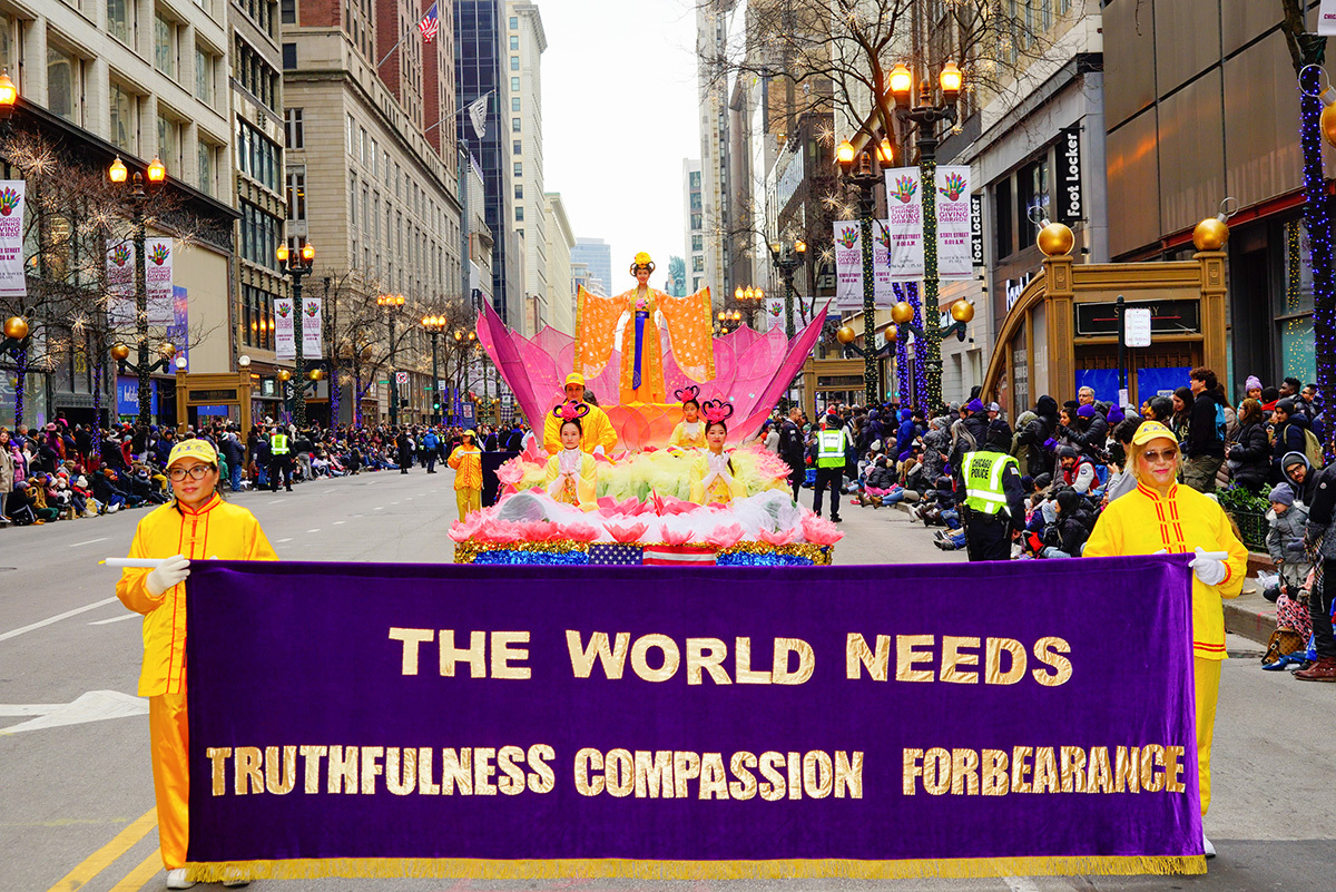 Image for article Chicago: Falun Dafa Welcomed in Thanksgiving Parade