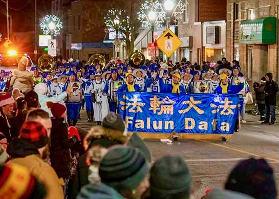 Image for article Canada: Tian Guo Marching Band Participates in Santa Claus Parade