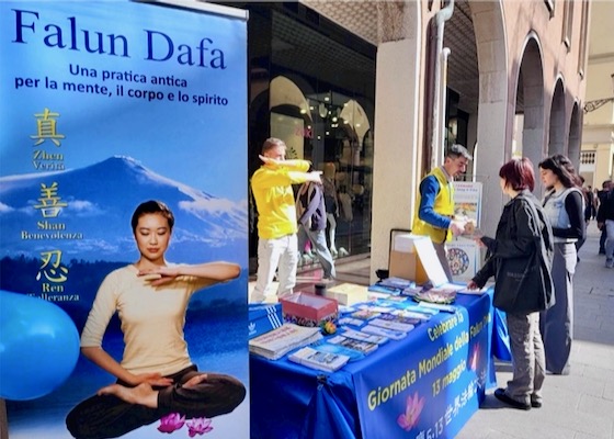 Image for article Italy: Practitioners Hold Events in Six Cities to Celebrate World Falun Dafa Day