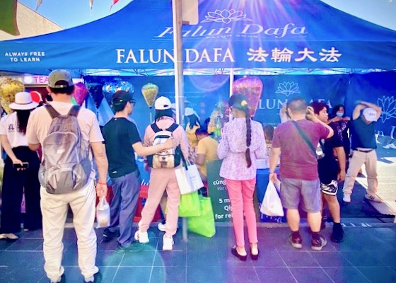 Image for article Sydney, Australia: Falun Dafa Welcomed at Cabramatta Moon Festival