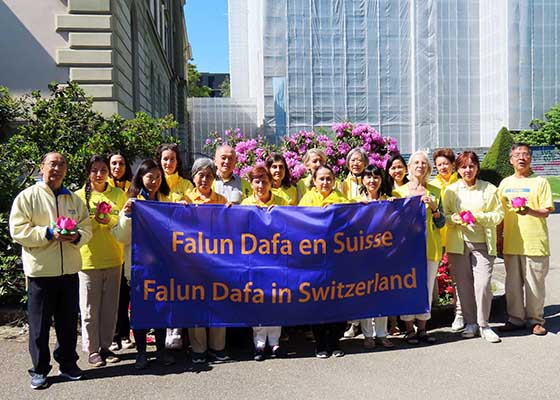 Image for article Switzerland: Practitioners Celebrate World Falun Dafa Day in Geneva