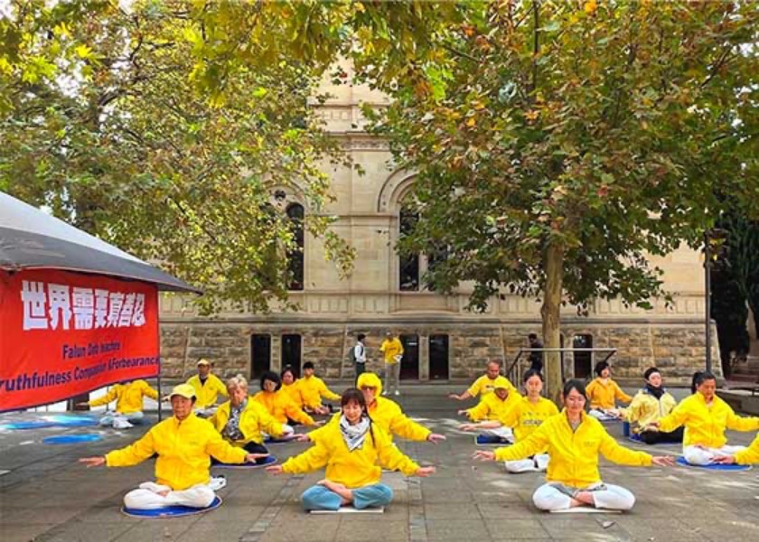 Image for article Adelaide, South Australia: Falun Dafa Practitioners Commemorate the April 25 Appeal