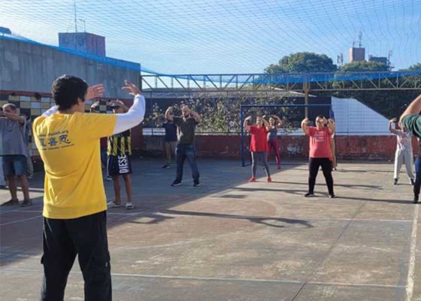 Image for article São Paulo, Brazil: Practitioners Invited to Introduce Falun Dafa to Students and Teachers