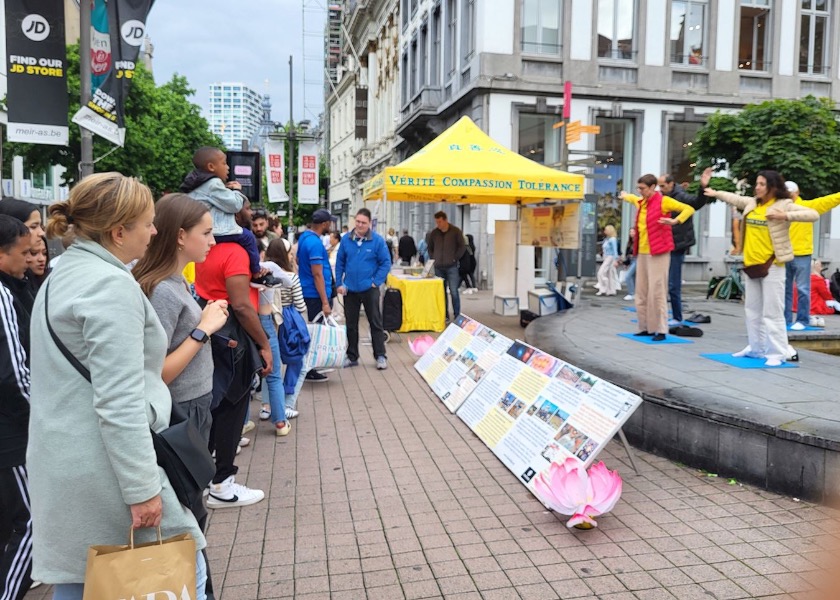 Image for article Belgium: Falun Dafa Welcomed in Antwerp