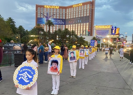 Image for article Nevada, U.S.: Activities in Las Vegas Call for an End to the 25-Year-Long Persecution of Falun Gong