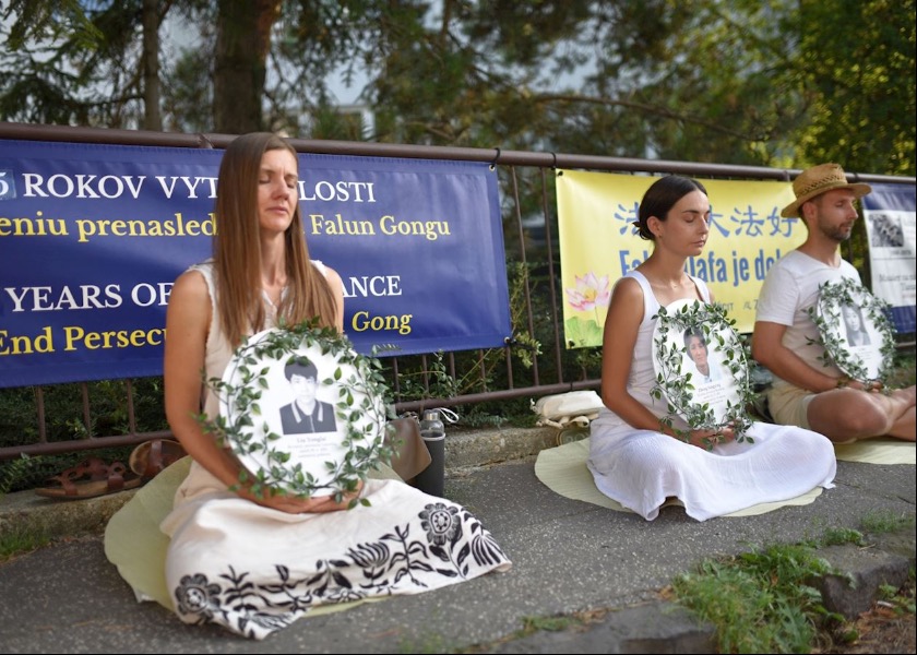 Image for article Slovakia: People Condemn the Persecution of Falun Gong in China During Events in Bratislava