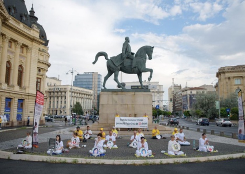 Image for article Bucharest, Romania: People Support Falun Dafa Practitioners on the 25th Anniversary of Their Protesting the Ongoing Persecution in China