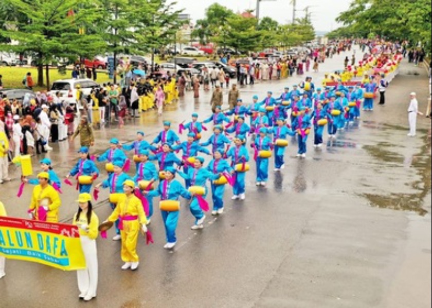 Image for article Batam, Indonesia: Falun Dafa Welcomed at Indonesia’s Independence Day Parade