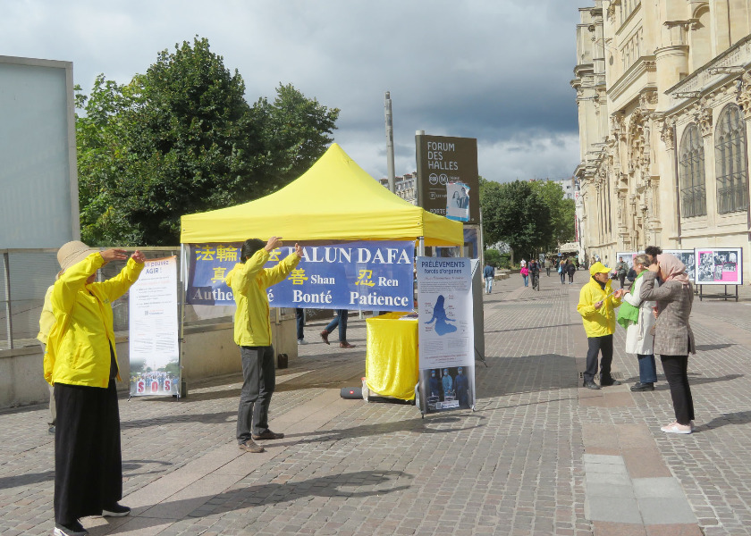 Image for article France: People Condemn the Persecution of Falun Dafa During Event in Paris