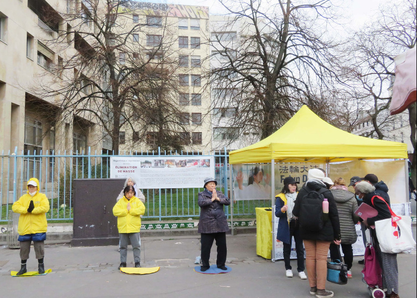 Image for article France: Parisians Express Support for Falun Dafa