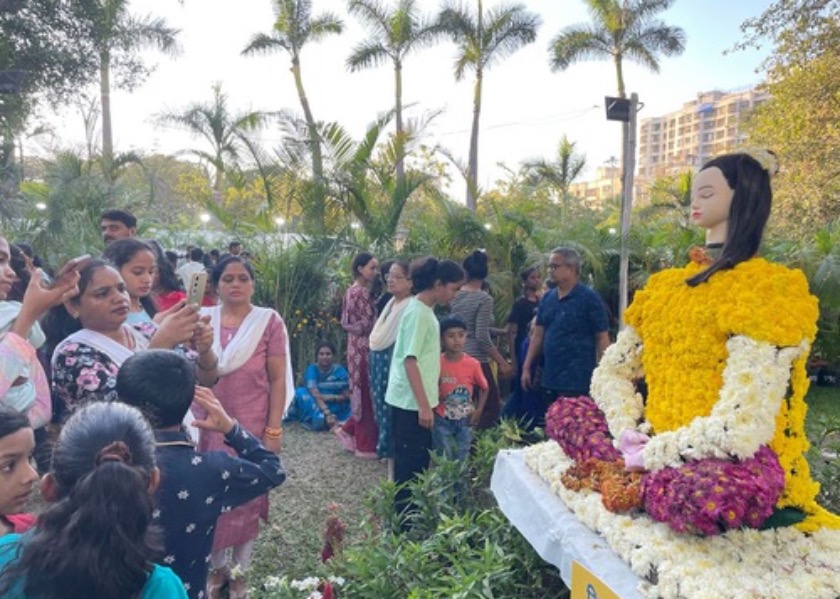 Image for article India: Introducing Falun Dafa at the Mulund Flower Show in Mumbai