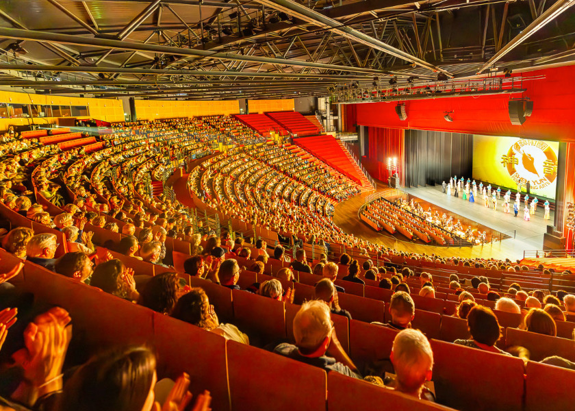 Image for article Audiences Worldwide Moved by Shen Yun’s Spirituality: “It Touches the Soul of Life”