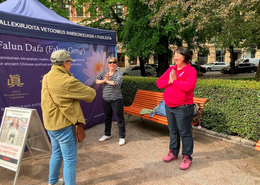 Image for article Finland: People Learn About Falun Dafa and Voice Support During Helsinki Day Celebration