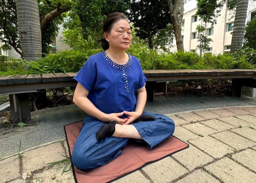 Image for article Falun Dafa Guides Woman Through Life-Changing Turmoil