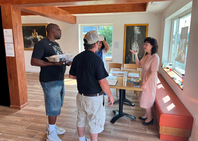 Image for article New York: Visitors Express Appreciation for Art of Zhen Shan Ren International Exhibition