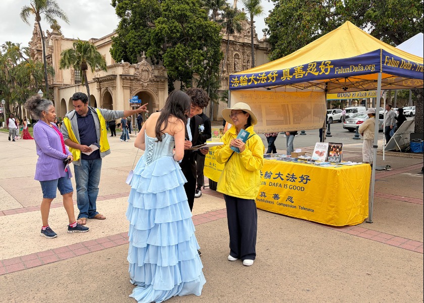 Image for article Zhen Shan Ren Art Exhibition in San Diego Honors Faith and Courage