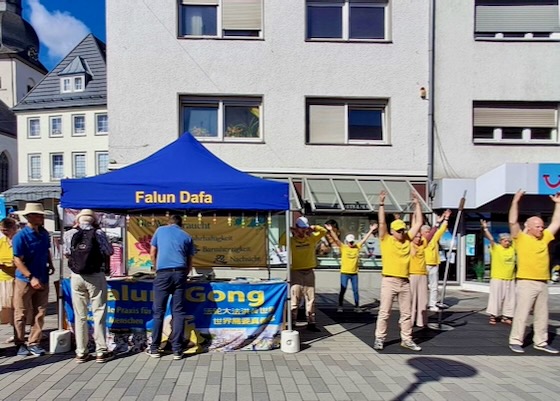 Image for article People Praise Falun Dafa’s Guiding Principles at Event in Meschede, Germany